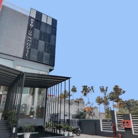 Hotel Landmark, Lucknow Buitenkant foto