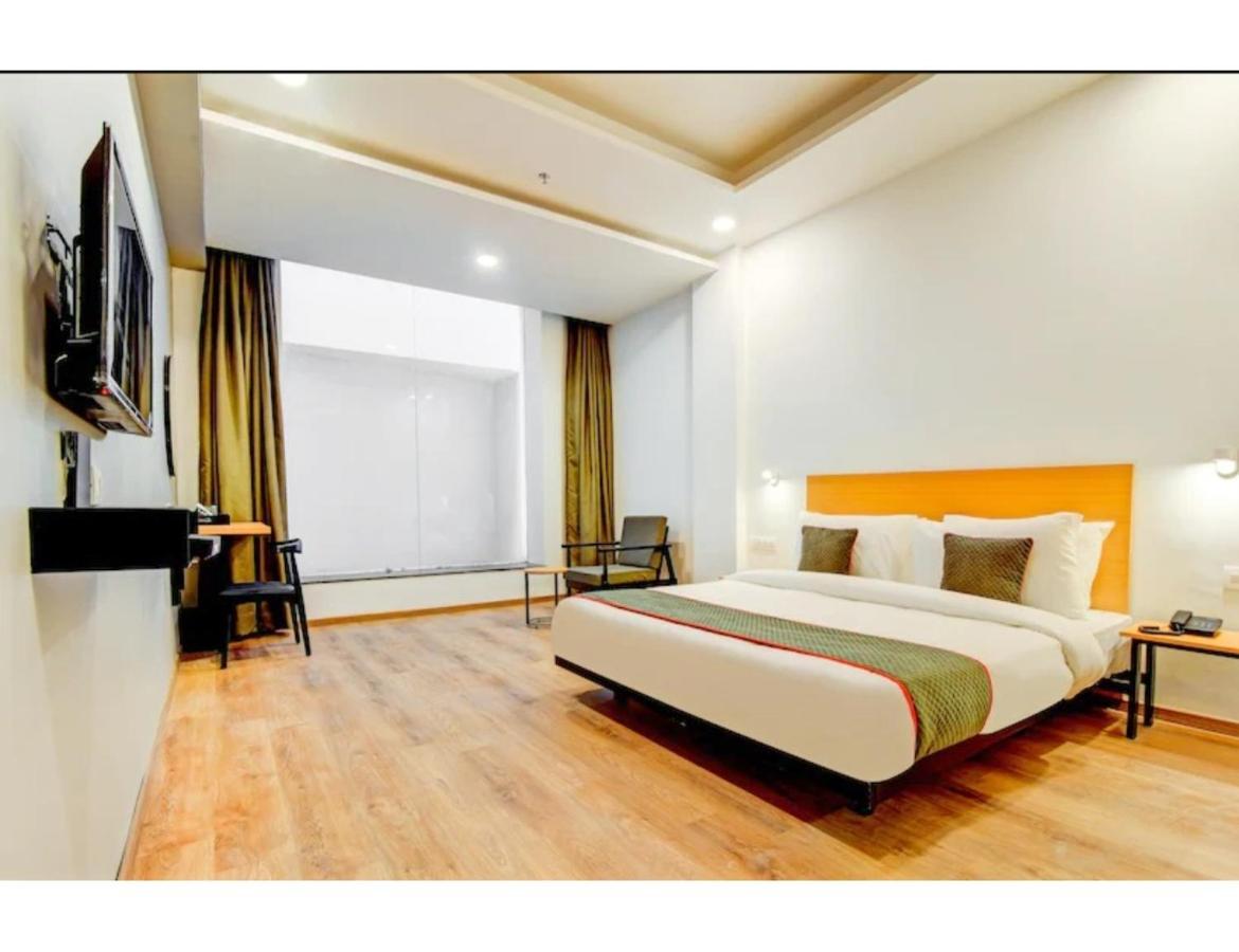 Hotel Landmark, Lucknow Buitenkant foto