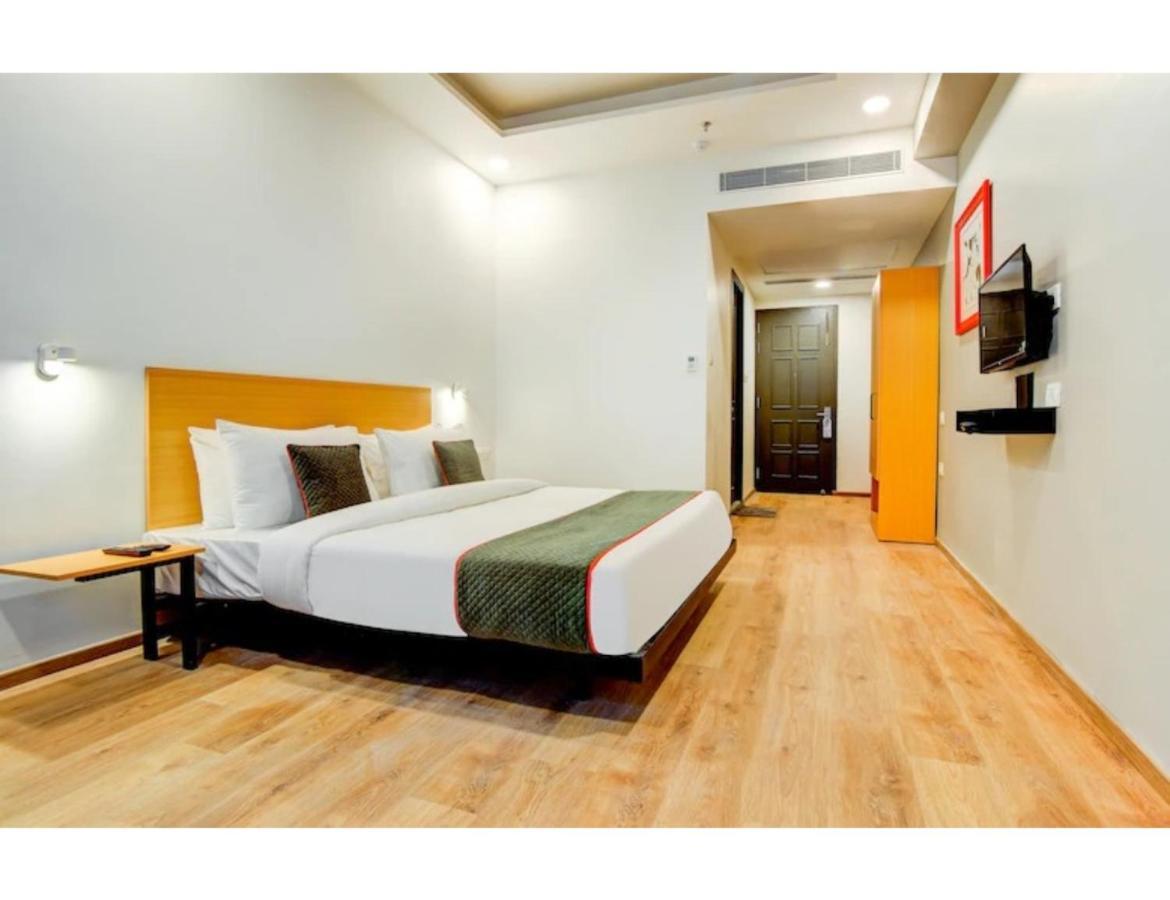 Hotel Landmark, Lucknow Buitenkant foto